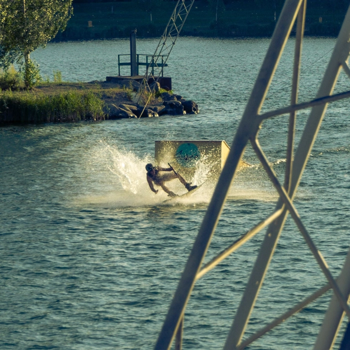 Úsmev na vodných lyžiach